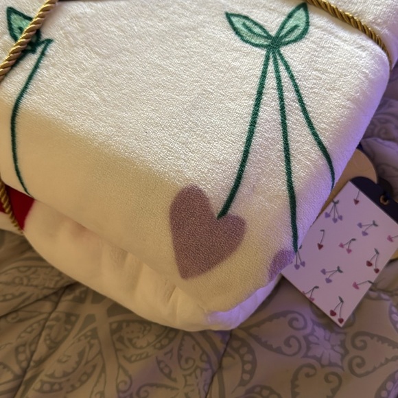 Rachel Roy Valentines Day Pink Heart Throw Blanket ♥️💜🩷 - Picture 9 of 9